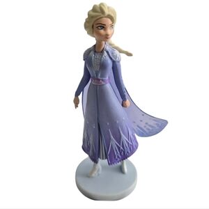 Disney Frozen 2 Elsa Traveling Dress Figurine Purple Cape PVC Figure 3.75"